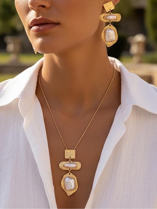 Anthropologie Jewelry - Anthropologie Gold Tone and White Pearl Drop Pendant Necklace